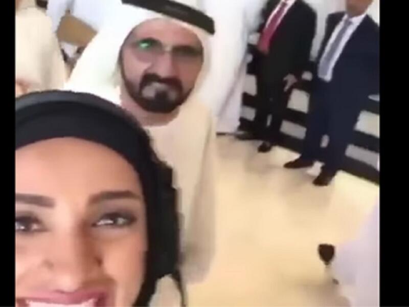 سيلفي حاكم دبي
 مقطع فيديو لفتاة إماراتية تحاول التقاط سيلفي مع الشيخ محمد بن راشد آل مكتوم، والذي قام بلفتة طريفة بعد اقترابه من الكاميرا والإشارة بعلامة النصر.
