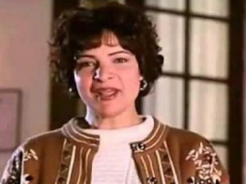 حنان الطويل اول ممثلة متحولة جنسيا من شاب طارق الى حنان عرفها الجمهور بـ مس انشراح»في «الناظر» وأحبها لخفة دمها وسرعان ما جاء دور«الست كوريا» في فيلم «عسكر في المعسكر»  ليراهن على صعود فنانة كوميدية من طراز مختلف لكنها انتحرت عام 2004 عن 38 عاما.