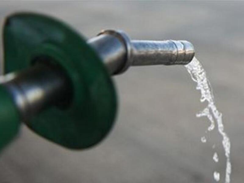 Oil prices at $100 a barrel in New York would not be sustainable given the state of the global economy