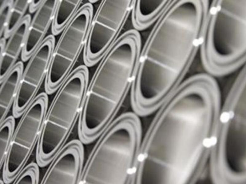 Economically, optimised choices make it so that potentially sensitive C-Mn steels are used in a number of processing and transporting equipments