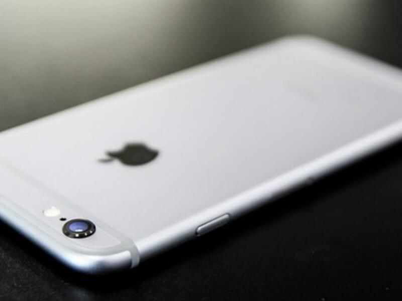 An increasing number of iPhone 6 and 6 Plus devices are showing up in shops with the same problem. (File photo)