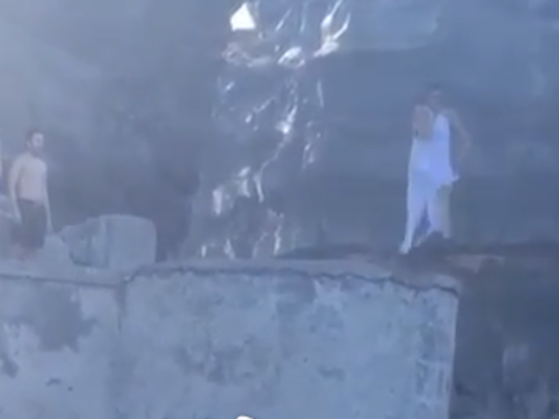قفزة الفنانة غادة عبد الرازق أثناء قضائها الإجازة، والتي حصدت عدد مشاهدات عالٍ وصل إلى نصف مليون عبر موقع إنستغرام. أخافت غادة محبيها بهذه القفزة ليعلّق الجميع أن القفزة كانت خطيرة ورائعة ولكن لا يستحب لها أن تعيد الكرّة في مناسبة أخرى. 
