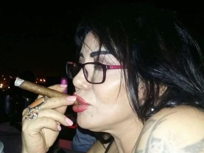 نشرت الفنانة ليلى غفران صورة لها عبر مواقع التواصل الإجتماعي ظهرت فيها وهي تمسك السيجار ولم تكتب أي تعليق عليها. وأثارت الصورة استياء جمهورها وعرضتها لموجة من الانتقادات.