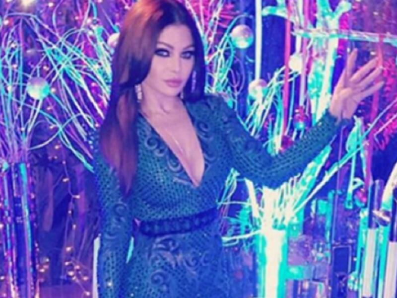 الفنانة هيفاء وهبي ابهرت الحضور بفستان من نيكولا جبران في حفلها بالقاهرة