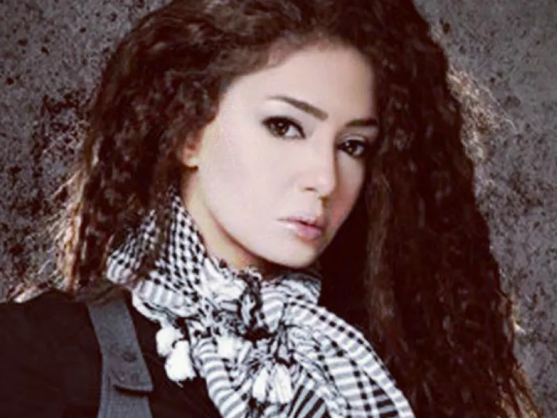 Actress Mirna Al Mohandes wore the hijab for a while during her illness before she took off her hijab and 