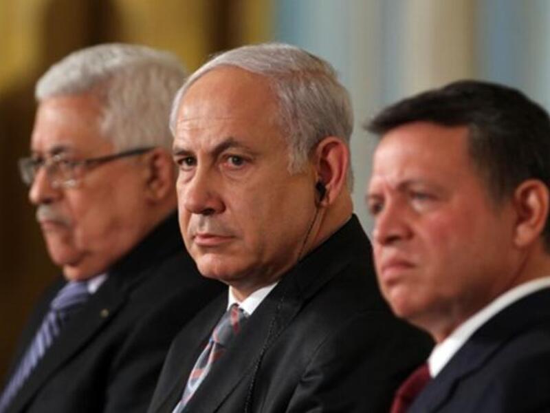 Mahmoud Abbas, Benyamin Netanyahu and King Abdullah of Jordan (AFP)