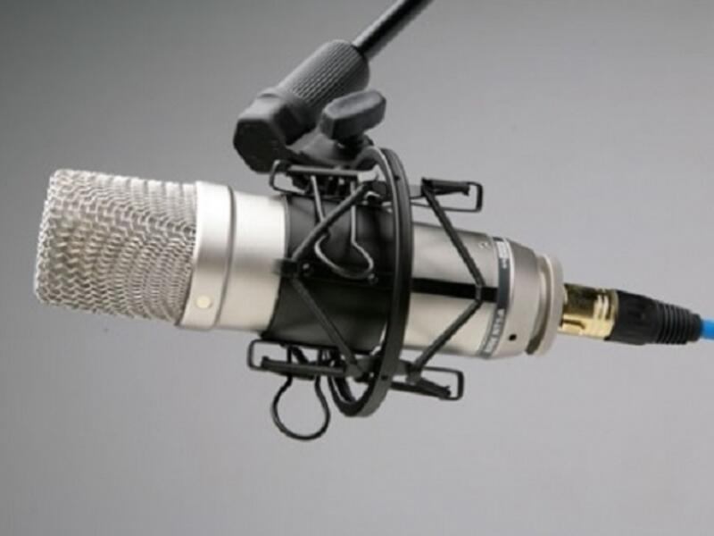 7 من كل 10 اذاعات عربية تدعي أنها في المركز الأول من والأعلى استماعاً بحسب احصائيات عالمية تهتم بالشأن الاذاعي المحلي!