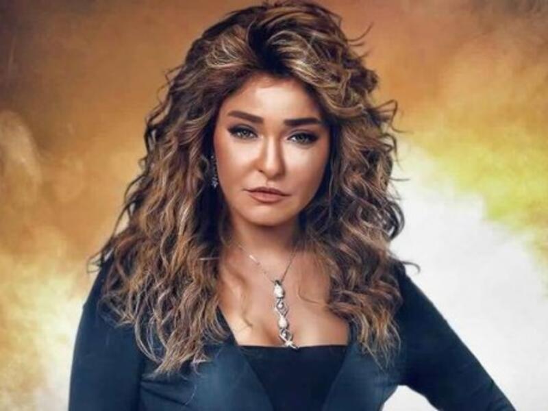 علا غانم الممثلة المصرية ولدت في 26 نوفمبر وقدمت خلال مسيرتها الفنية مجموعة هامة من الأفلام والمسلسلات ومن أهمها: ( الزوجة الثانية، سلسال الدم، زيزينيا، شاع عبد العزيز، حواري بوخاريست، مزاج الخير، السبع بنات، الزوجة الرابعة، أوان الورد).