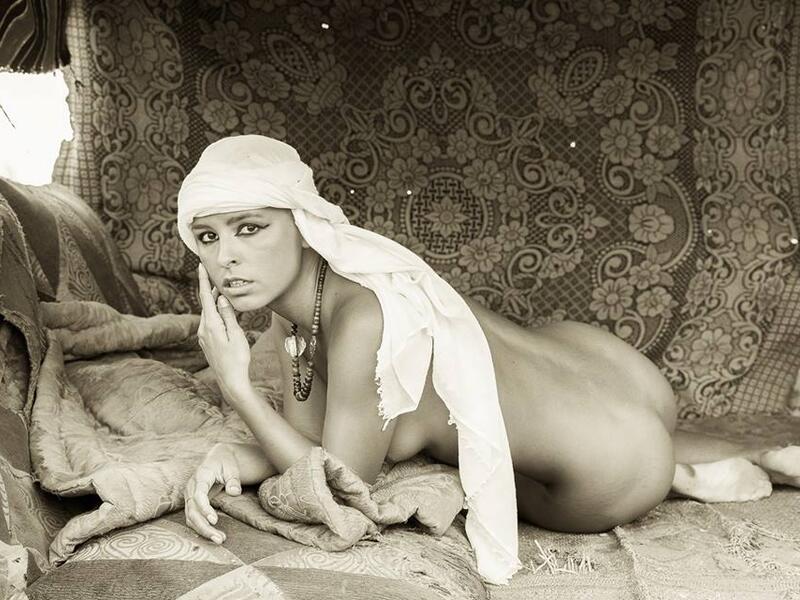 Model Marisa Papen posed naked at various monuments across Egypt (Copyright: Marisa Papen)