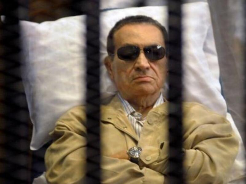 Former Egyptian president Hosni Mubarak has agreed to pay back money and gifts he received from state-back media