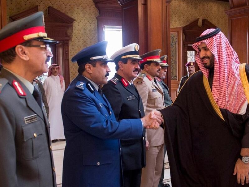 صدر أمر ملكي بتعيينه وزيرًا للدفاع، بعد أقل من أسبوع من جلوس والده على العرش، ورئيسًا للديوان الملكي ومستشارًا خاصًا لوالده الملك سلمان بن عبدالعزيز بمرتبة وزير.
