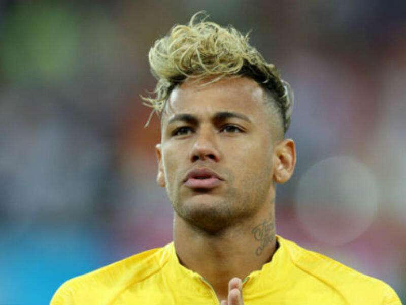تسريحة نجم المنتخب البرازيلي نيمار داسيلفا والتي أطل بها في المونديال كانت ملفتة أكثر من أدائه في البطولة.
