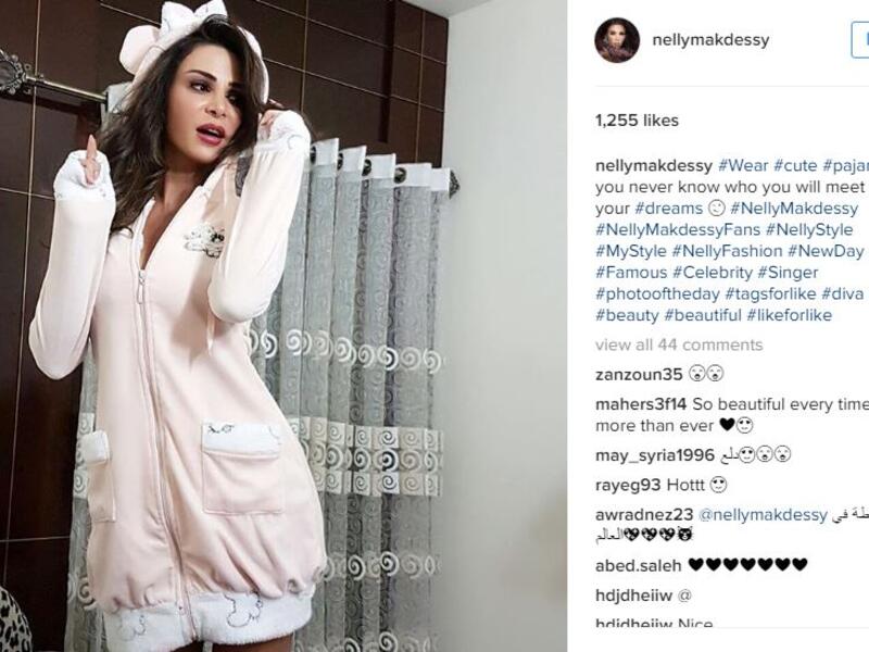 نشرت الفنانة اللبنانية نيللي مقدسي عبر“انستغرام” صورة لها بلباس النوم وأطلّت مقدسي بقميص نومٍ قصير معلقة: “ارتدي بيجاما جميلة في النوم فأنت لا تدري من ستقابل في أحلامك” وأبدى روّاد مواقع التواصل الاجتماعي إعجابهم بإطلالة نيللي فيما شنّ بعضهم هجوماً على جرأتها.