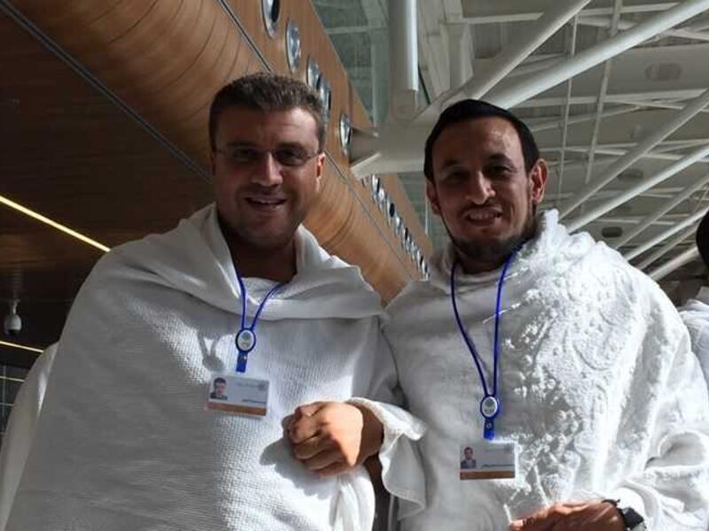 أعلن الإعلامي عمرو الليثي عن توجهه للأراضي المقدسة لأداء فريضة الحج برفقة الفنان كريم عبد العزيز، وعلق" في طريقي لحج بيت الله الحرام أنا وأخي الحبيب كريم عبد العزيز، وأخي الحبيب الشيخ رمضان عبد المعز من مطار القاهرة الدولي".