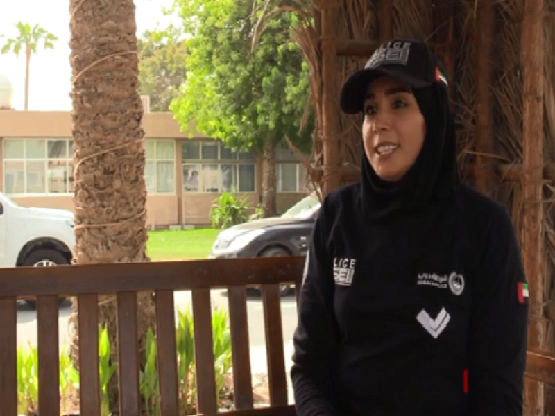تعتبر العريف ريسة جاسم محمد التي تعمل في إدارة حماية الشخصيات مثال للمرأة الإماراتية التي أثبتت جدارتها في وظيفة أساسها الحفاظ على أمن وسلامة الشخصيات.