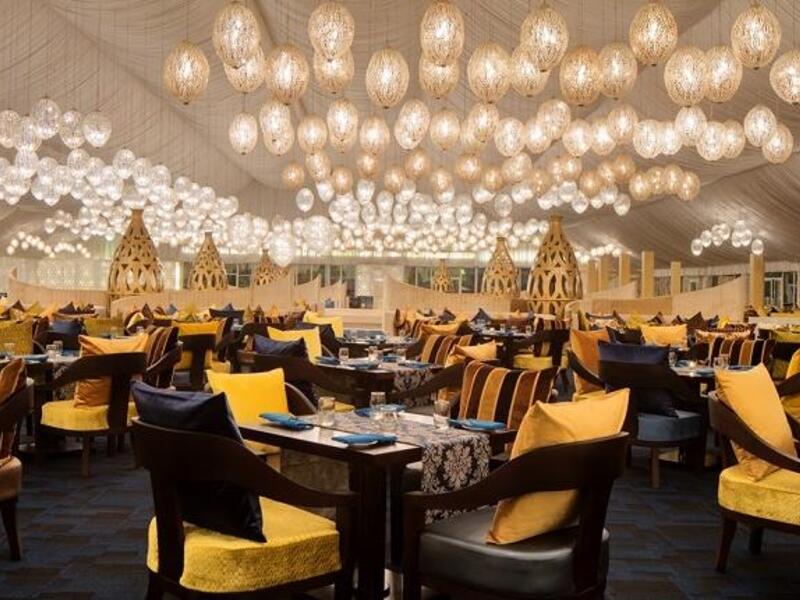 Asateer at Atlantis, The Palm
Hailed as one of Dubai's best Ramadan tents, Atlantis, The Palm offers spectacular beachfront tent and is known for its celebrity-studded opening night. The tent offers traditional delectable meals in a stunning Arabesque venue, adorned by 700 glittering lanterns. 