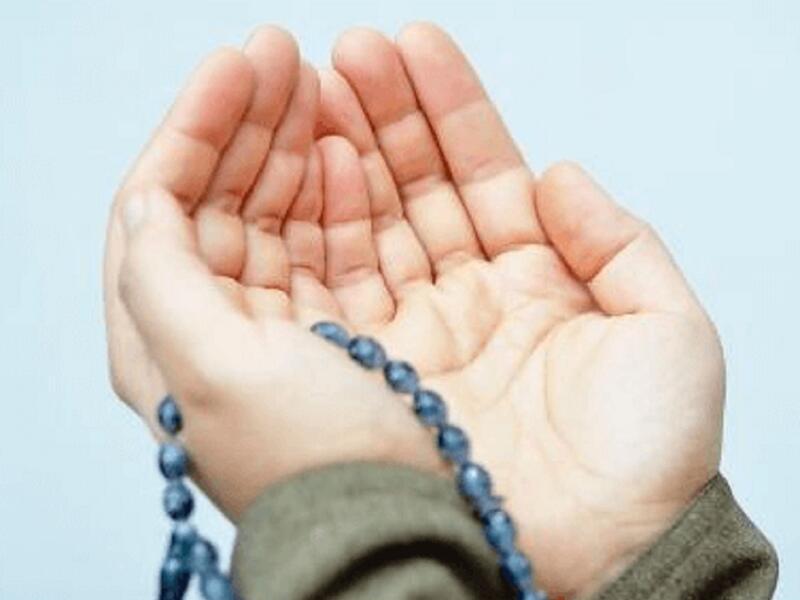 ومن اهم الاعمال المستحبه التي ذكرت في كثير من الرويات لـ اعمال ليلة القدر, وياتي اولا من اعمال ليلة القدر،الغسل المستحب بنية غسل ليلة القدر او تعقد النيه. ومن مستحبات اعمال ليلة القدرايضا، الصلاه ركعتان في اول الليله. وذكر ماروي من ادعيه عظيمه تطلب منها الحاجه