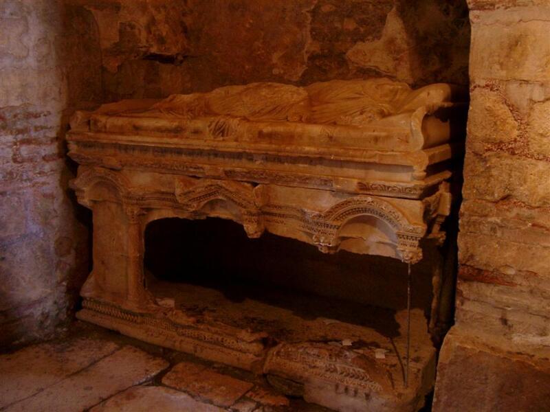 The site believed to be the original grave of Saint Nicholas (Creative Commons)
