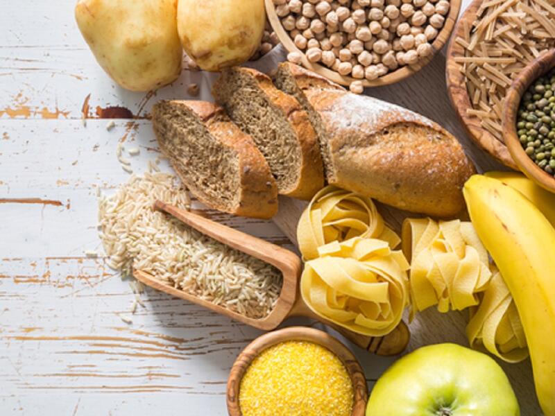 الكربوهيدرات تزيد الوزن: الكربوهيدرات بحد ذاتهما لا تزيد الوزن فهي مهمة لحمية غذائية صحية، ولكن ما يتم تناوله معها كالكريمة والصلصات والزبدة، هي السبب في زيادة الوزن. 