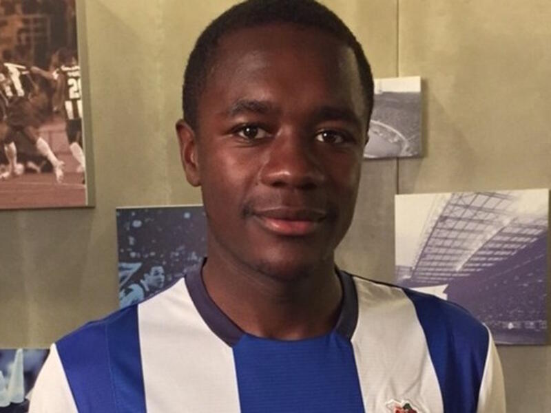 لاعب الوسط الفرنسي جيانيلي إيمبولا (23 عاماً): غادر بورتو صوب ستوك سيتي مقابل 24 مليون يورو.