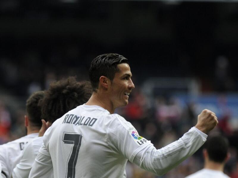 المركز الثالث: لاعب كرة القدم البرتغالي كريستيانو رونالدو (ريال مدريد) بما مجموعه 79.6 مليون دولار