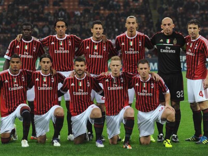 ميلان الإيطالي (سان سيرو): بمعدل 50564 متفرجاً للمباراة الواحدة.