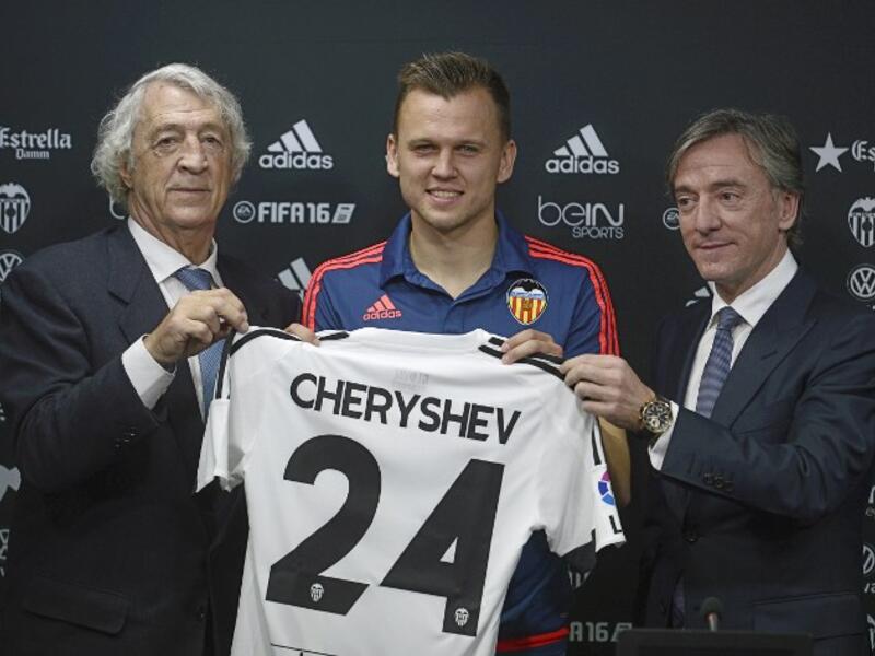 الجناح الروسي دينيس تشيريشيف (25 عاماً): انتقل من ريال مدريد إلى فالنسيا على سبيل الإعارة