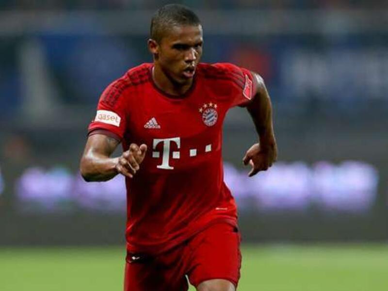 10- بايرن ميونخ: أنفق 40 مليون جنيه استرليني لتدعيم صفوفه بلاعبين أمثال الجناح دوغلاس كوشتا ولاعب الوسط آرتورو فيدال.