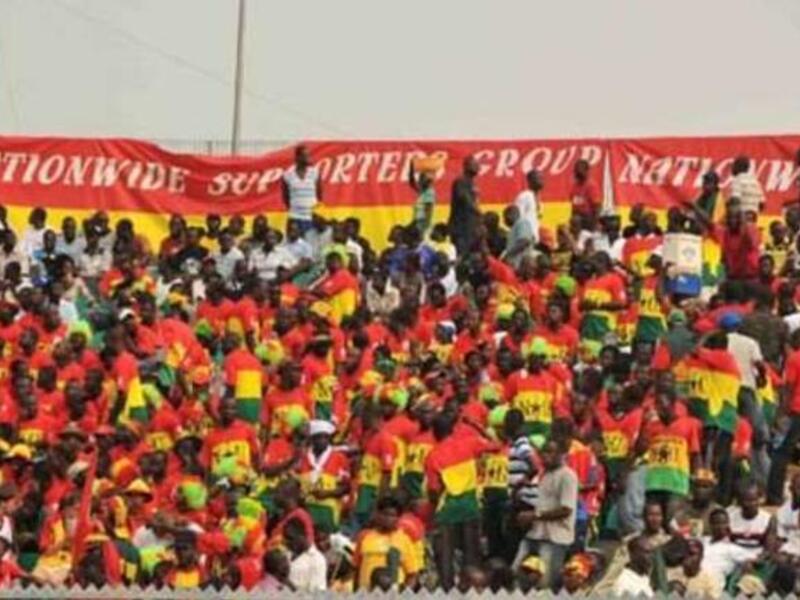 مايو 2001 - غانا: قتل حوالي 126 شخصاً إثر تدافعٍ في ملعب آكرا الرئيسي حينما اطلق رجال الأمن الغاز المسيل للدموع على المشجعين في حادثةٍ تعد الأسوأ في تاريخ كرة القدم الإفريقية.