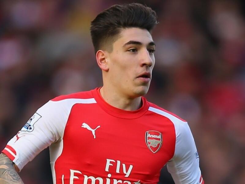 20- الظهير الإسباني هيكتور بيليرين (آرسنال)