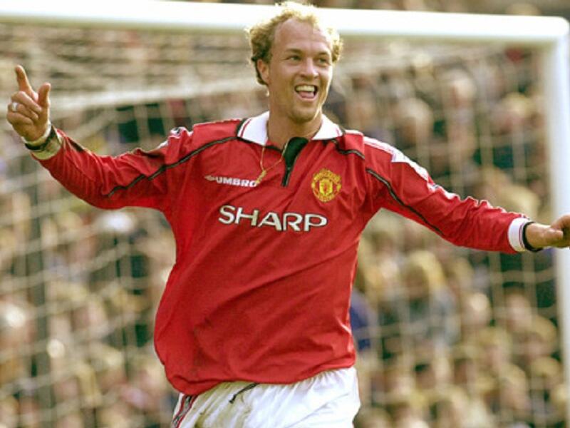 6- الجناح الهولندي جوردي كرويف: ابن الأسطورة يوهان كرويف، سعى طوال مسيرته للوصول لشيء مما حققه والده، إلا أنه فشل في ذلك رغم موهبته وتألقه في أكاديمية أياكس وانتقاله بعدها لبرشلونة قبل أن يرتحل لمانشستر يونايتد الذي لم يقنع في صفوفه كذلك.