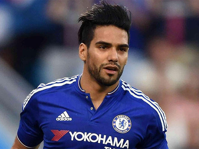 8- المهاجم الكولومبي راداميل فالكاو (تشلسي): بما مجموعه 25.9 مليون دولار