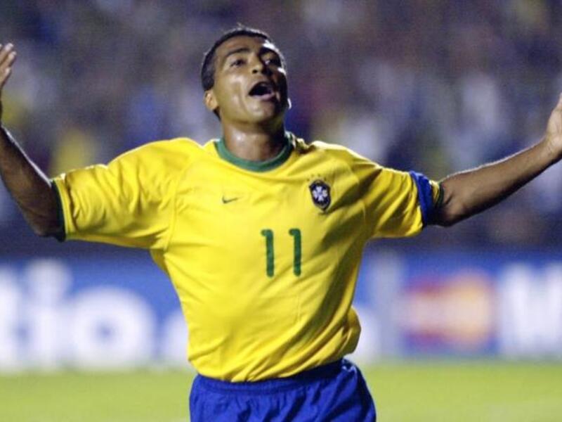 البرازيلي روماريو: احترف في صفوف السد القطري عام 2003 لمدة 3 أشهر.