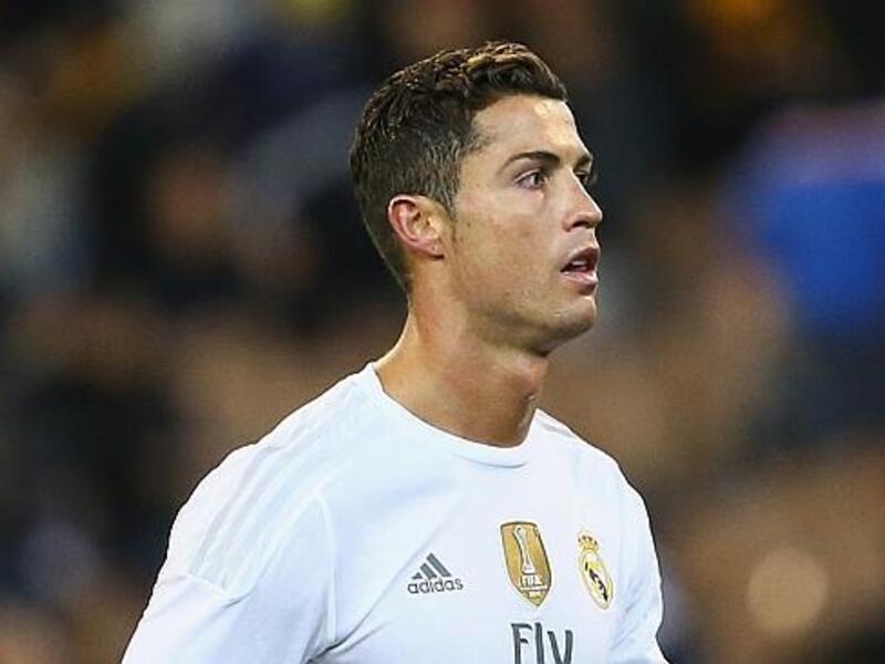 9- البرتغالي كريستيانو رونالدو مهاجم ريال مدريد.