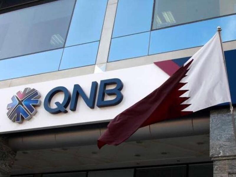وجاءت قطر في المركز الرابع وذلك بـ بنك قطر الوطني، والمعروف اختصارًا بـ QNB، والذي يملك جهاز قطر للاستثمار نصف أسهمه، مُحققًا إجمالي إيرادات بلغت 4.0 مليار دولار، مستندة على أصول بقيمة 100.8 مليار دولار، بينما بلغت القيمة السوقية لها 25.7 مليار دولار.
