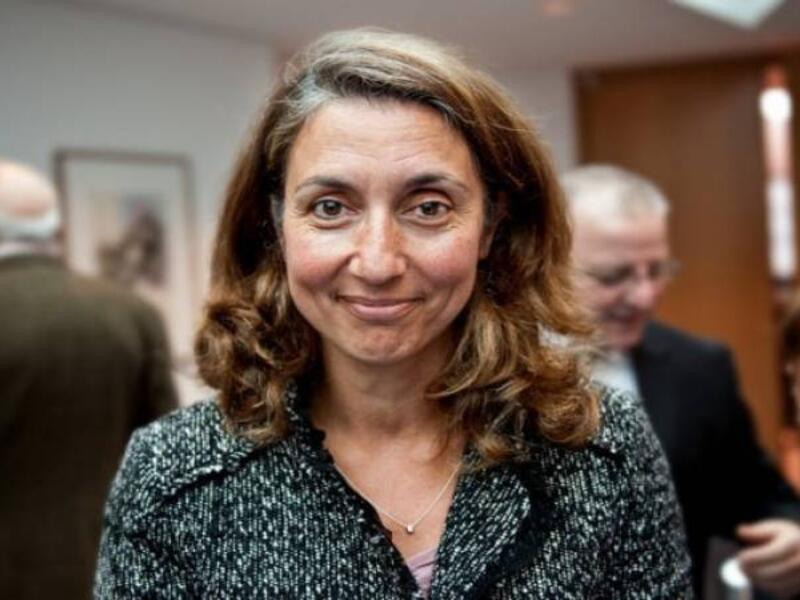 التركية أيدن أوغوز وهيمن اب تركي هاجر من أجل العمل في ألمانيا. عينت لوزارة الهجرة والإسكان في ألمانيا عام 2013، وهي عضو في الحزب الديمقراطي الاجتماعي الألماني وعينت ايضا مساعدة لرئيس الحزب ، وفي ديسمبر عام 2011 تولت أيضا منصب نائب الرئيس.