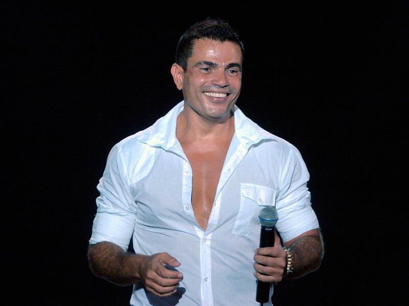 الفنان عمرو دياب قام الفنان بشراء طائرة خاصة به بعد سماعه ان تامر حسني ، قام بشراء سيارة "هامر سوداء" بقيمة مليون وربع المليون جنيه شبيهة بسيارة عمرو دياب. وذلك حسب مصادر تم تداولها.