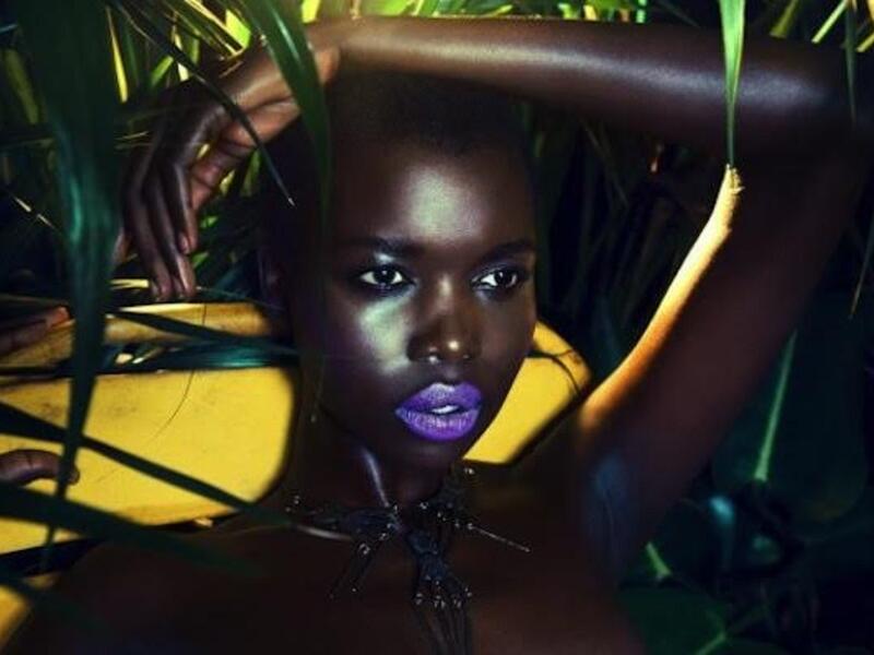 في صغرها أطلقوا عليها ألقاب كـ " ابنة الليل" و " الفحم الأسود " و " أم النجوم"
