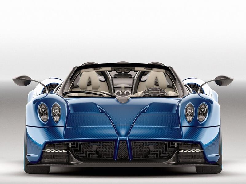 سيارة بيجاني هوريا رودستر: المقدر سعرها بـمليون دولار والمصنعة يدويًا في إيطاليا، وهي أسرع سيارة تم إنتاجها في أسطول بيجاني، بمحرك مرسيدس بنز إيه أم جي بـ12 أسطوانة بقوة 764 حصان.
