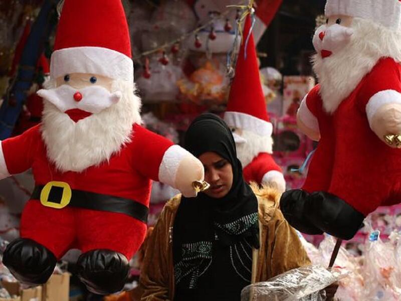  الصومال:
حظرت الحكومة  احتفالات الكريسماس ورأس السنة وحتى لا تكون أهدافًا محتملة للإرهابيين، على الرغم من وجود 22 ألف نسمة من المسيحيين.