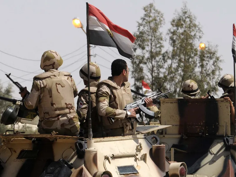 الجيش المصري :احتل الجيش المصري قائمة أقوى جيوش الوطن العربي، حيث يصل تعداده 468 ألف مقاتل، يصلح لأداء الخدمة به 35 مليون شخص، وتعداد الاحتياطي به 479 ألف مقاتل.