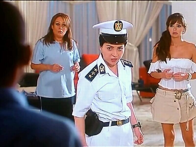 بالرغم من عدم رضا النقاد عن فيلم 'أيظن' فان مكاسب  الفنانة مي عز الدين من هذا الفيلم كانت بالجملة.. فقد نجحت في تمهيد الأرض لنجوميتها بالسينما. وتدور الأحداث حول رجل أعمال يبحث عن ابنته التي فقدها منذ حوالي 20 عاماً وذلك من خلال العديد من المواقف الكوميدية.
