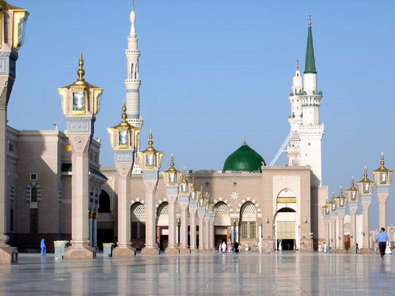 تم اتخاذ الهجرة النبوية بداية للتقويم الهجري، بأمر من الخليفة عمر بن الخطاب وذلك  في زمن خلافته.وكان ذلك في عام ٦٣٨م، أي ١٦هـ. القرار هنا، كان ذا نظرة بعيدة وثاقبة جعلت التوثيق مرتبطاً بمعنى نجاح الأمة وليس بأفرادها، فاتحاً بذلك الأمل بتكرار هذا النجاح.