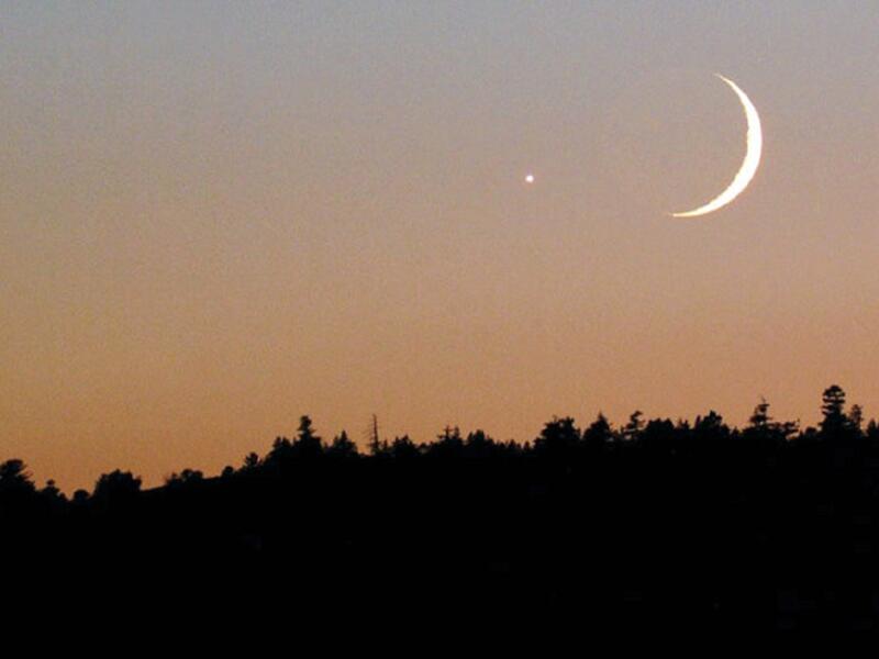  النبي محمد عليه الصلاة والسلام أمر بالتأريخ بعد قدومه إلى يثرب، وقد حدث هذا التأريخ منذ العام الأول للهجرة، كان النبي يُرسل الكتب إلى الملوك والأمراء ورؤساء القبائل المختلفة بتاريخ الهجر.