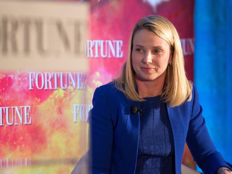 “ماريسا ماير”، أحد أهم المديرين التنفيذين فى مجال تكنولوجيا المعلومات، تعرضت مؤخرا لهجمات “الهاكرز”، حيث نجح القراصنة فى اختراق حسابها الخاص على موقعى “ياهو”، و”توتير”.
