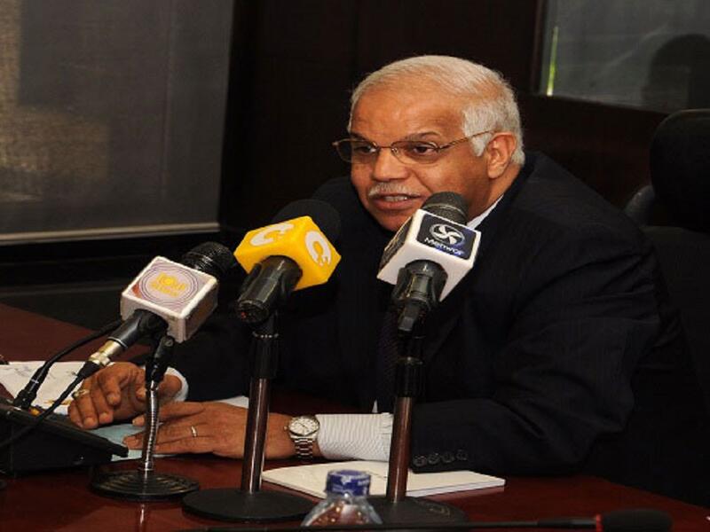 المطر لما بتنزل الشوارع بتتبل: صرح الدكتور جلال مصطفى السعيد، محافظ القاهرة، عقب سقوط الأمطار، بأن سبب غرق شوارع القاهرة هو الأمطار قائلا "المطر لما بينزل الشوارع بتتبل"،موضحًا أن المحافظة بذلت جهدا كبيرا لمنع تكون تجمعات مياه الأمطار لعدم إعاقة حركة المرور.