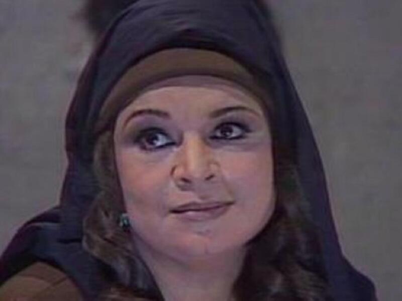 في البداية: لم تستطع العمل في السينما بسبب اعتراضات من الأسرة، على الرغم من أنها حصلت على العديد من العروض، حتى جاءتها الفرصة بعد زواجها من المخرج والممثل نور الدمرداش عام 1958 لتقتحم بعد ذلك عالم السينما في فيلم "ثمن الحرية".