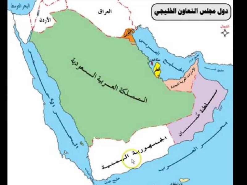  تبلغ مساحة دول المجلس 2.058 مليون كيلومترًا مربعًا، أي 15 % من مساحة الدول العربية، ولها شريط ساحلي مشترك يبلغ 2929 كيلومترًا.
