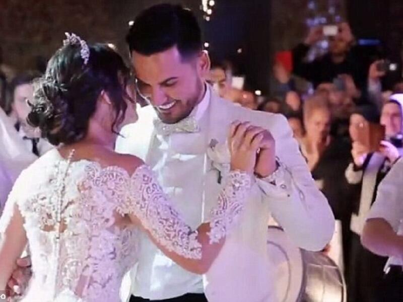 ضجّت وسائل الإعلام بحفل زفاف نائب رئيس بلدية أوبرن في سدني اللبناني الأصل سليم مهاجر على فتاة أستراليةاعتنقت الإسلام وغيّرت إسمها إلى عائشة. انتقل العريس وأصحابه بموكب من 4 هليكوبترات و50 دراجة في حين لبست العروس فستاناً مكوّناً من حوالي 2,500 لؤلؤة 