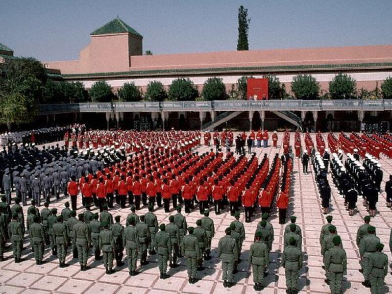 الجيش المغربي: احتل الجيش المغربي المركز الخامس في قائمة أقوى جيوش الوطن العربي، حيث يصل تعداده 195 ألف مقاتل، يصلح لأداء الخدمة به 14 مليون شخص، وتعداد الاحتياطي به 150 ألف مقاتل